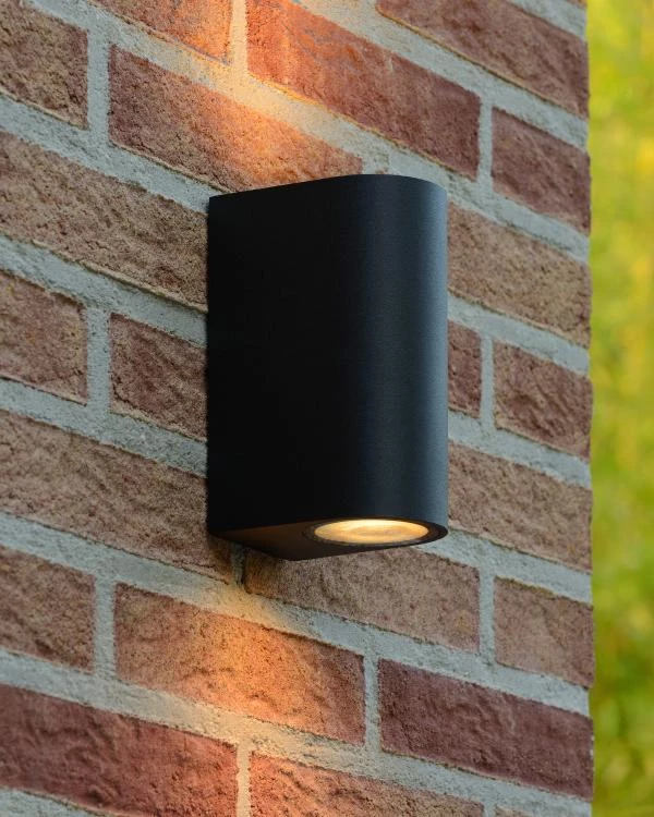 Lucide ZORA-LED - Wall spotlight Outdoor - LED Dim. - GU10 - 2x5W 3000K - IP44 - Black - ambiance 1